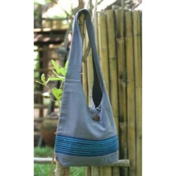 Handmade 'Blueberry Surprise' Cotton Shoulder Bag (Thailand)