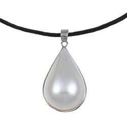 10k White Gold Pear-shape Mabe Pearl Necklace (12x18 mm)