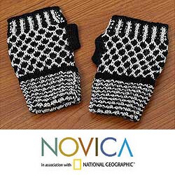 Alpaca Wool 'Tuxedo Honeycomb' Fingerless Gloves (Peru)