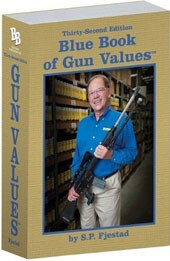 Blue Book of Gun Values (Paperback)