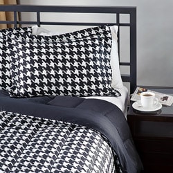 Bedspreads Sets Queen on White  Black Houndstooth 3 Piece Full  Queen Size Comforter Set