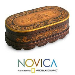 Handcrafted Cedar Wood 'Reminisce' Jewelry Box (Peru)
