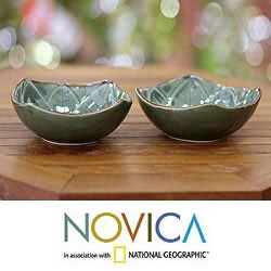 Set of 2 Ceramic Handcrafted 'Betel Leaf' Bowls (Indonesia)