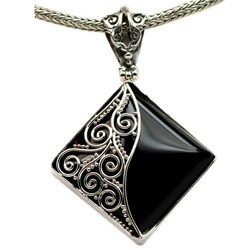 Sterling Silver Scroll Bead Detailing Onyx Pendant (Indonesia)