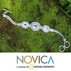Sterling Silver 'Tradition' Blue Topaz Bracelet (Indonesia)