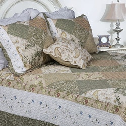 Laura Patchwork Full/ Queen-size 3-piece Quilt Set