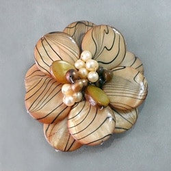 Brown Zebra Stripe Mother of Pearl and Pearl Floral Brooch (4-10 mm)(Thailand)