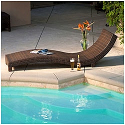 Outdoor Wicker Lounge