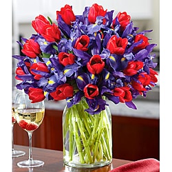 Deluxe Hugs and Kisses�with Tulip Vase