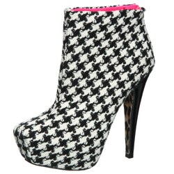 Betsey Johnson Women's 'Thanee' Ankle Boots 