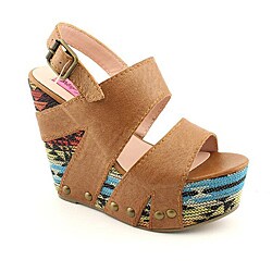 Betsey Johnson Women's Ajaya Brown Sandals