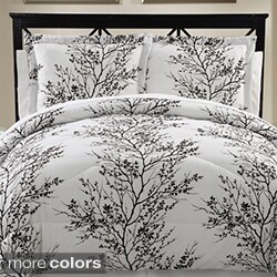 VCNY Reversible Leaf 8-piece Bed in a Bag with Sheet Set