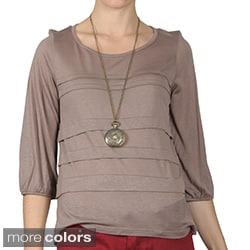 Journee Collection Women's Three-quarter Sleeve Scoop Neck Top