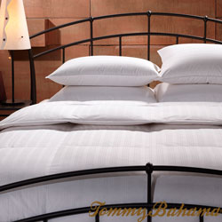 Tommy Bahama PrimaLoft Super King-size Down Alternative Comforter