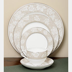 Noritake 'Rosella Taupe' 20-piece Dinnerware Set