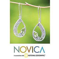 Sterling Silver 'Paisley Swirl' Peridot Dangle Earrings (Indonesia)