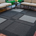 Indoor/ Outdoor Lakeview Black/ Sand Rug (9' x 12')