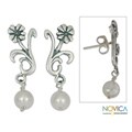 Silver 'Moon Flower' Freshwater Pearl Earrings (5 mm) (Mexico)