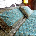 Handmade 'Nilima' Reversible 4-piece King-size Quilt Set (India)
