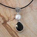 Sterling Silver Mabe Pearl/ Green Quartz Necklace (11.5 mm) (Indonesia)