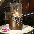 Mango Wood and Pewter 'Coral Light Glow' Candleholder (Thailand)