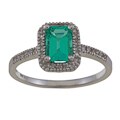 14k White Gold Created Emerald and 1/6ct TDW Diamond Ring (G-H, SI1-SI2)
