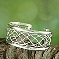 Handcrafted Alpaca Silver 'Aztec Waves' Cuff Bracelet (Mexico)
