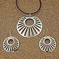 Handcrafted Alpaca Silver 'Cut-Out Circle' Necklace and Earrings Set (Mexico)