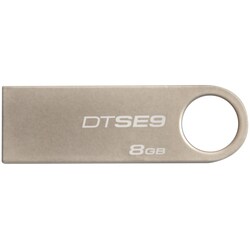 Kingston DataTraveler SE9 8 GB USB 2.0 Flash Drive - 1 Pack