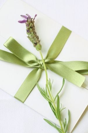 Tips on Making DIY Wedding Invitations  