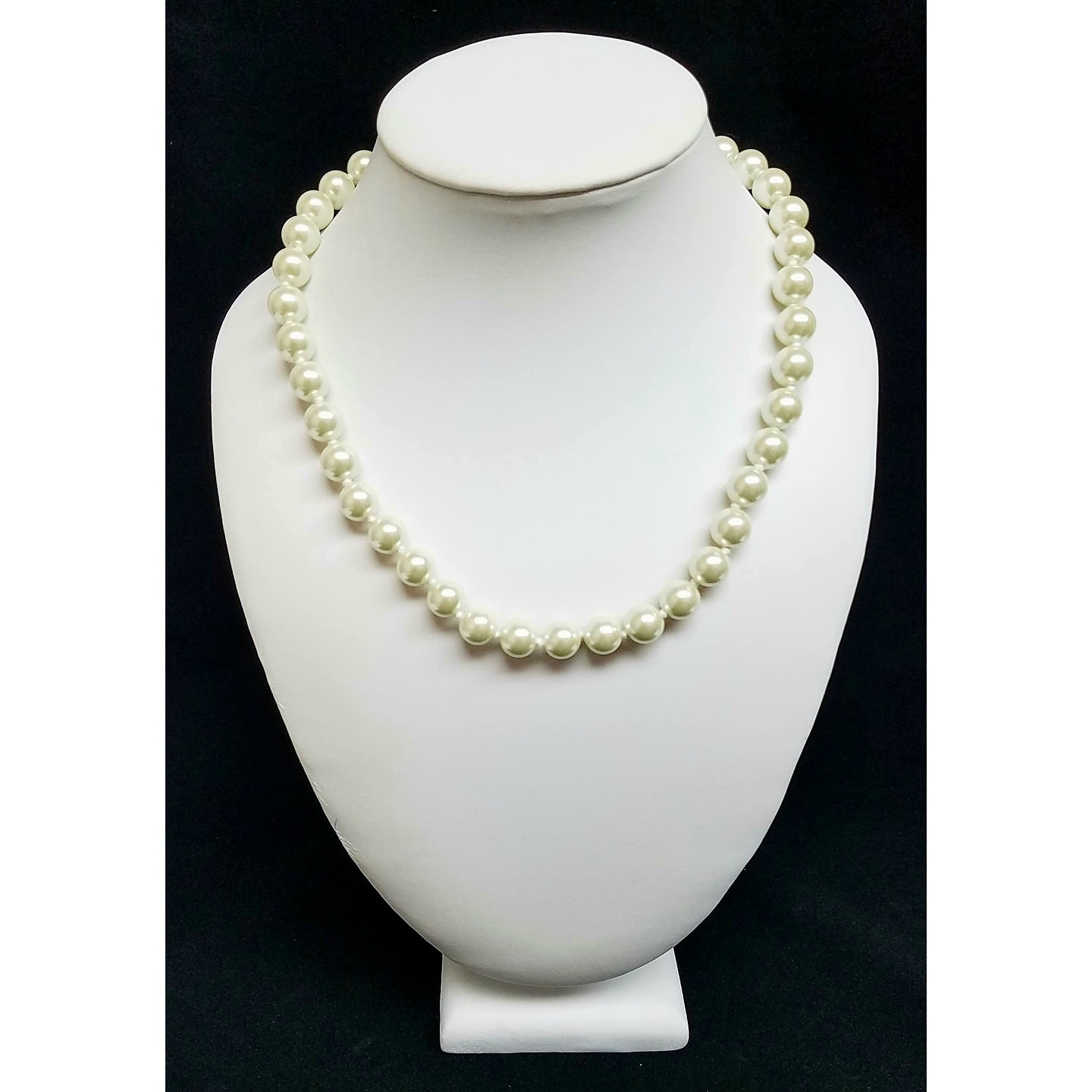 Shop Kenneth Jay Lane Light Cultura Pearl with Gold Toggle Clasp Necklace - White - Free Shipping On Orders Over $45 - Overstock.com - 20909008