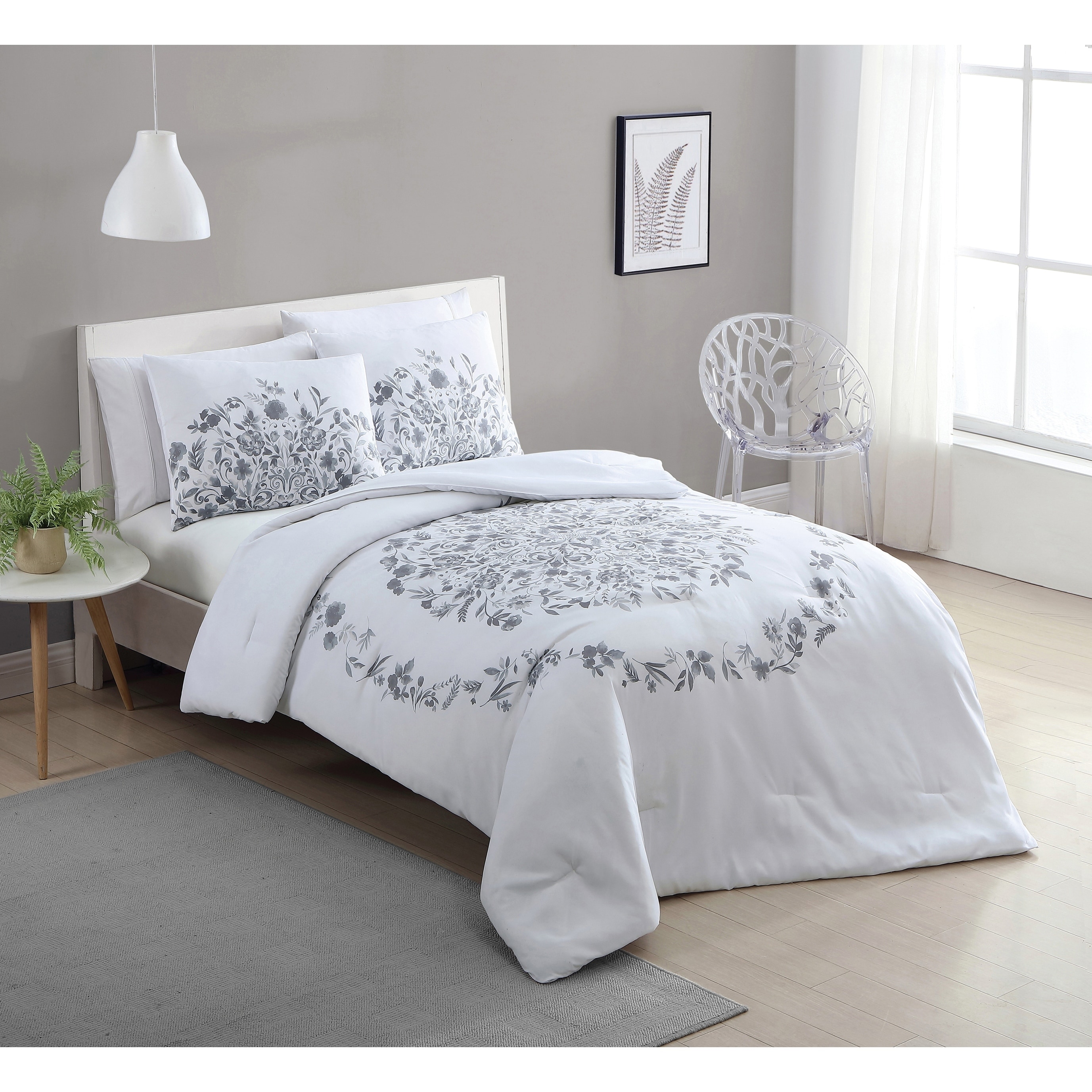 Shop Vcny Home Lauren Black And White Floral Comforter Set On