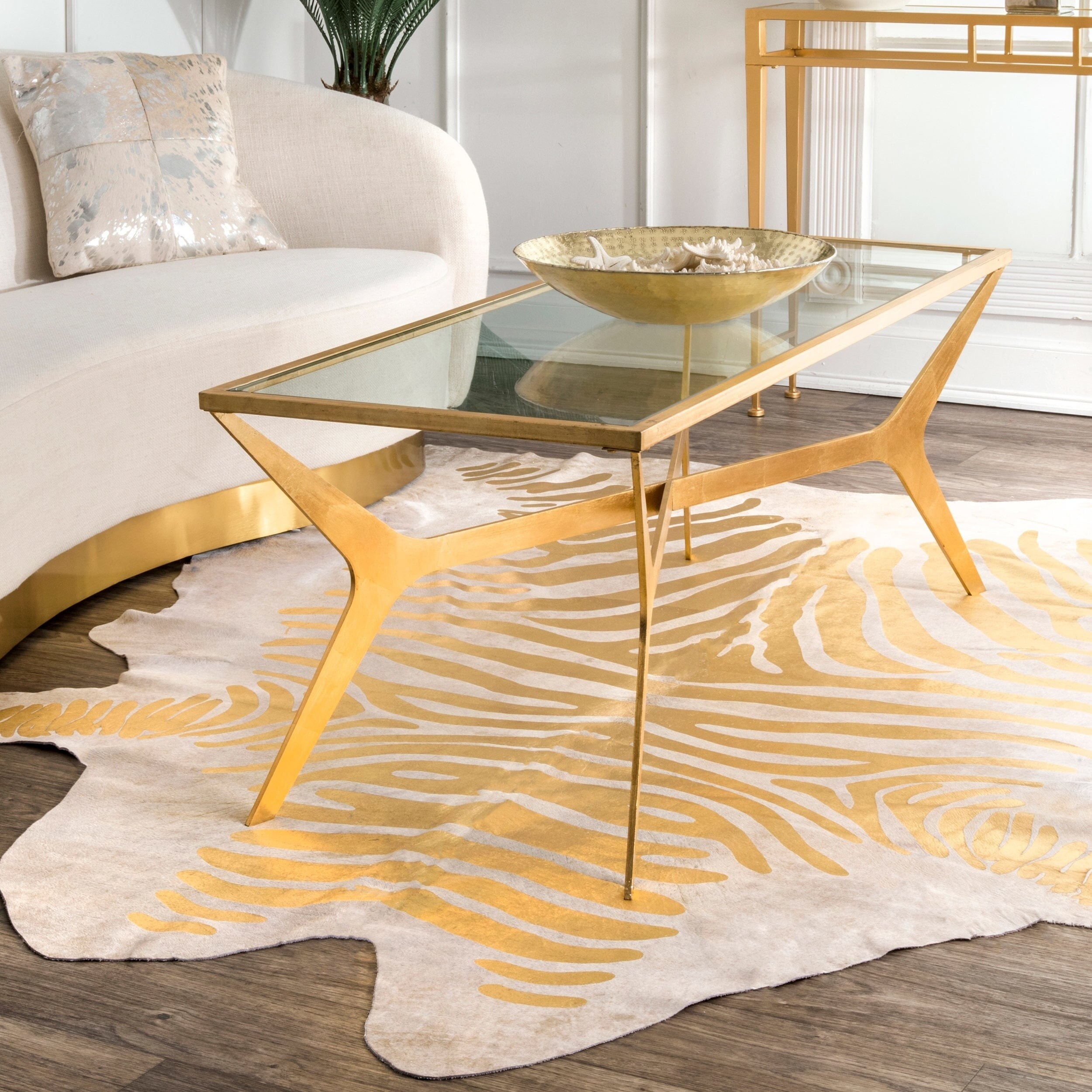 Shop NuLOOM Hand Picked Brazilian Gold Foil Stripes Cowhide Rug 5