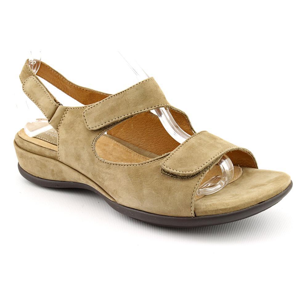 Shop Clarks Artisan Women's 'Sarasota' Leather Sandals - Free Shipping On Orders Over $45 - Overstock.com - 8803710