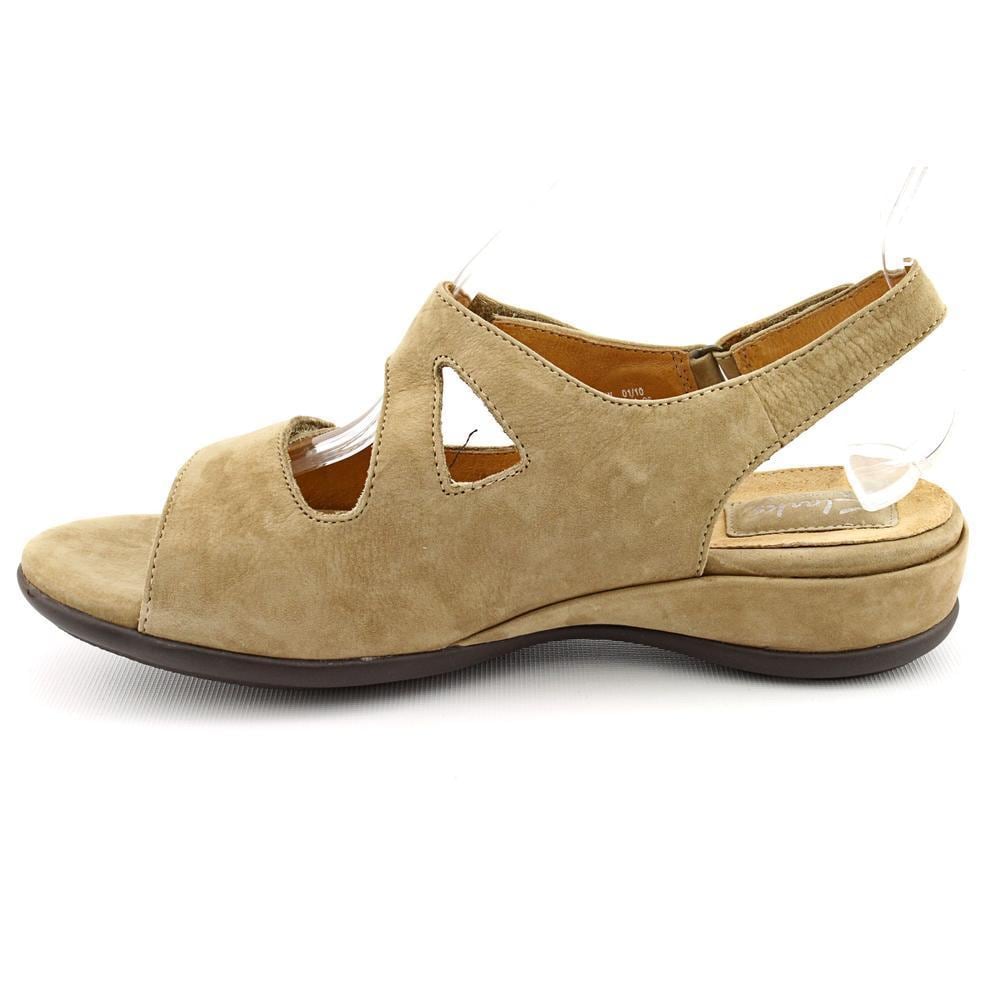 Shop Clarks Artisan Women's 'Sarasota' Leather Sandals - Free Shipping On Orders Over $45 - Overstock.com - 8803710