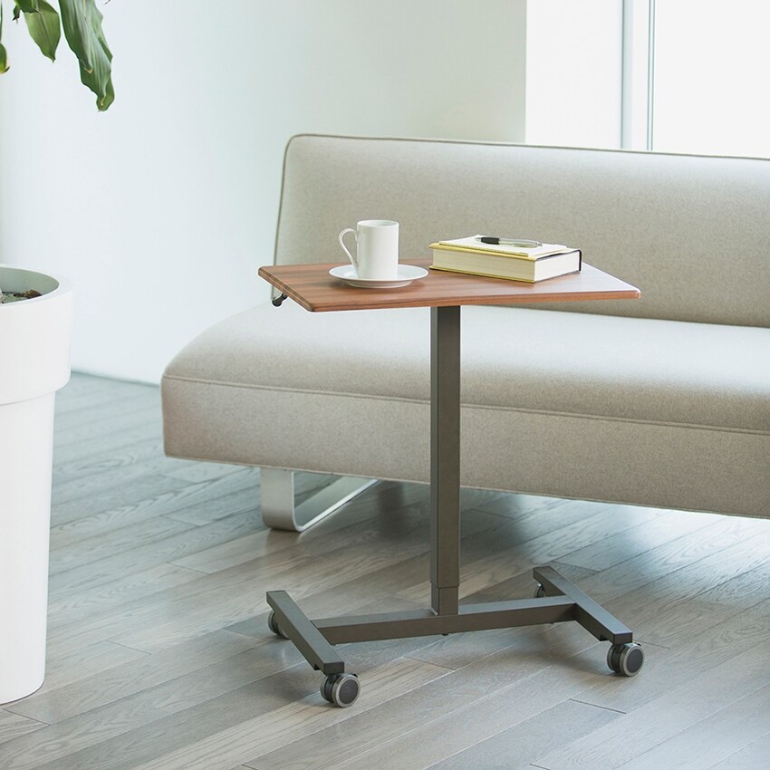 Shop Black Friday Deals On Airlift 24 4 In Maple Laptop Mobile Desk Cart With Adjustable Height Range 29 3 In To 43 5 In Overstock 17292598