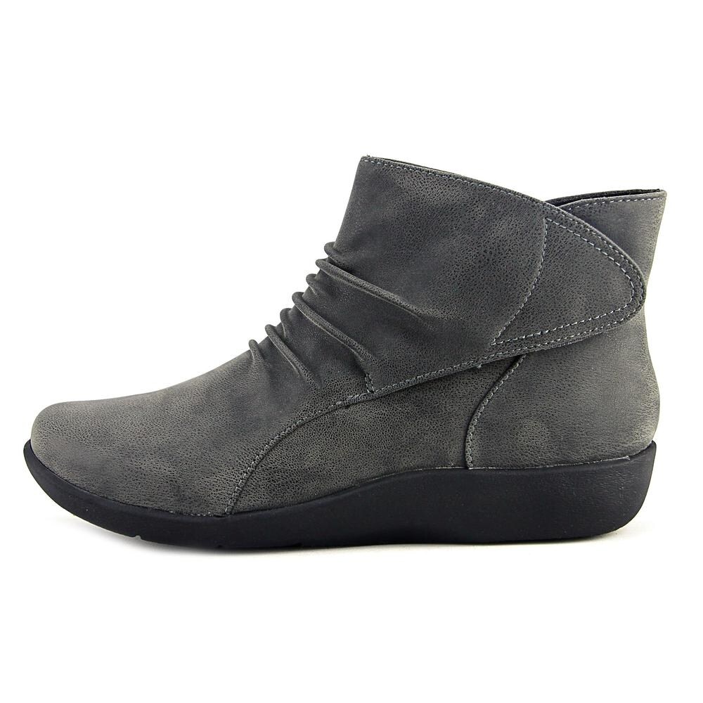 clarks cloud steppers ankle boots
