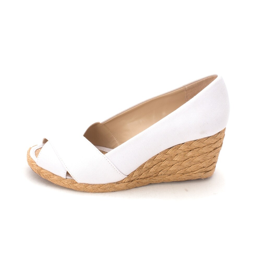 adrienne vittadini bailee wedge pump