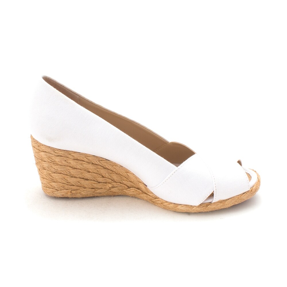 adrienne vittadini bailee wedge pump