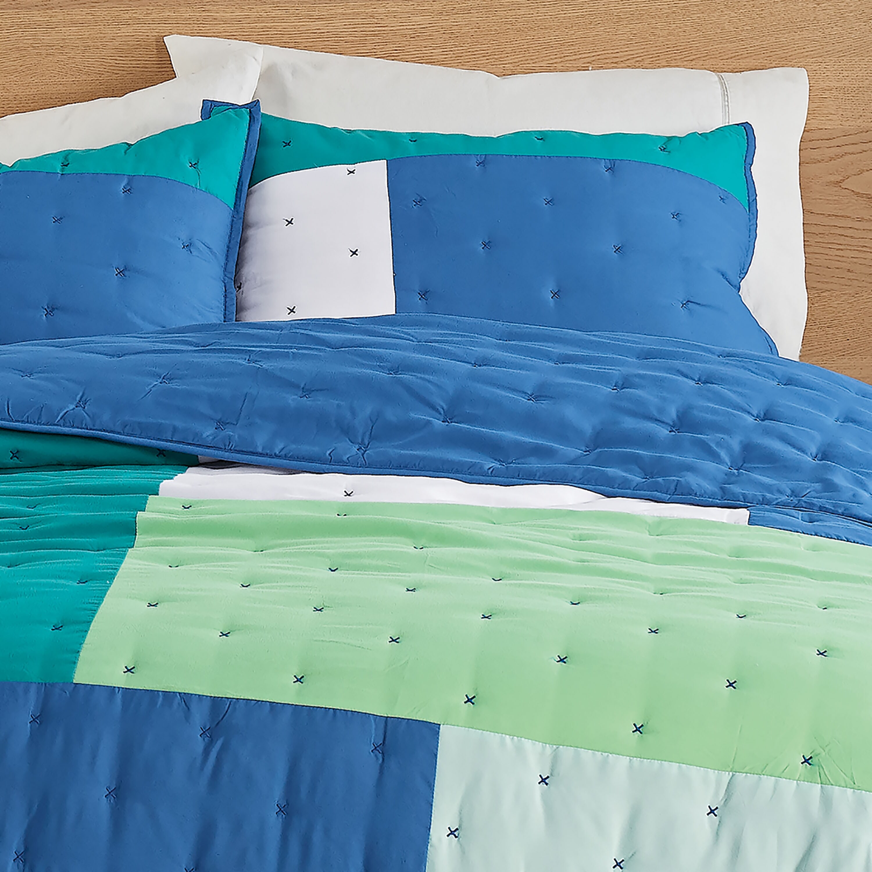 Utica Positive Vibes Microfiber Quilt Set Overstock 31934123 Never tried paper piecing before but will have to master this one soon as i am planning on entering in a quilt show next. overstock com