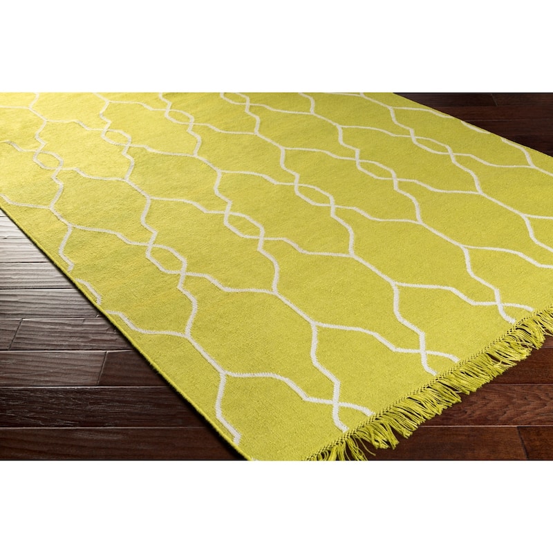 Hand-Woven Terrell Lattice Pattern Indoor/Outdoor Area Rug