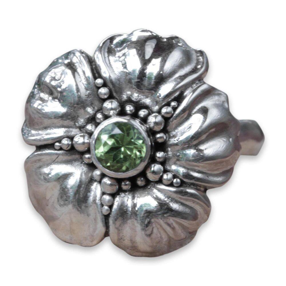 NOVICA Handmade Sterling Silver 'Hibiscus' Peridot Ring (Indonesia)