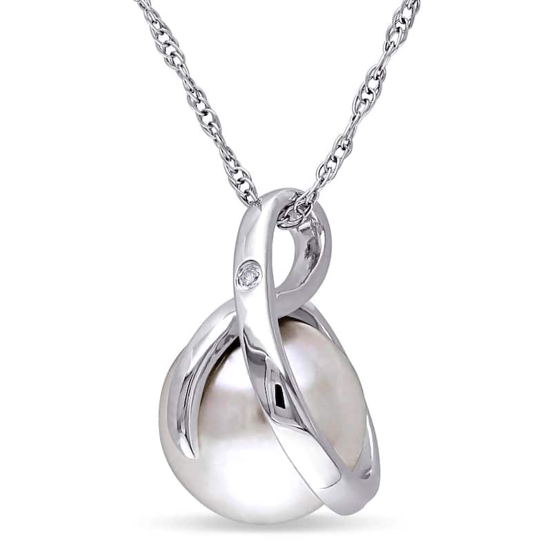 Miadora 10k White Gold Cultured Freshwater Pearl and Diamond Accent Necklace (8-8.5 mm)