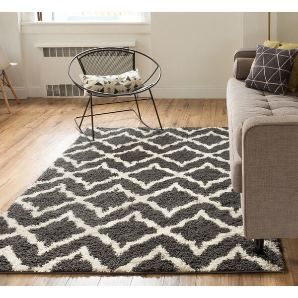 Well Woven Soft And Plush Diamond Links Grey Cream Polypropylene Rug Well Woven Soft And Plush Diamond Links Grey Cream Polypropylene Rug 5 X27
