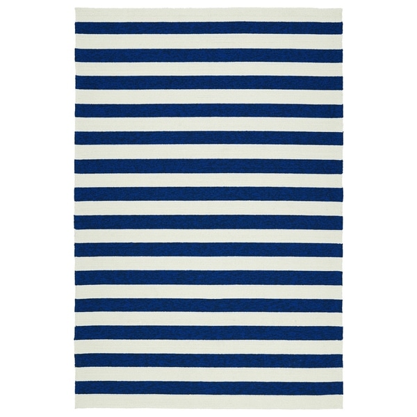 Handmade Indoor/ Outdoor Getaway Navy Stripes Rug (9' x 12') - 9' x 12'
