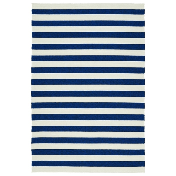 Handmade Indoor/ Outdoor Getaway Navy Stripes Rug (2' x 3') - 2' x 3'