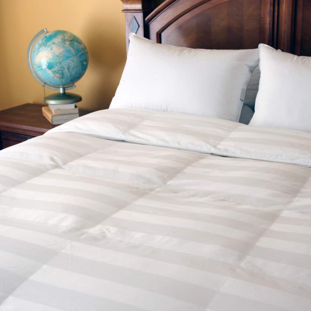 Tommy Bahama Full/ Queen PrimaLoft Damask Striped Baffle Box Comforter