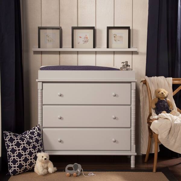 Shop Davinci Jenny Lind Spindle 3 Drawer Dresser Overstock