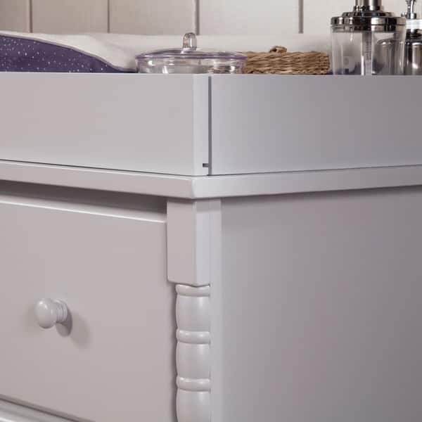 Shop Davinci Jenny Lind Spindle 3 Drawer Dresser Overstock