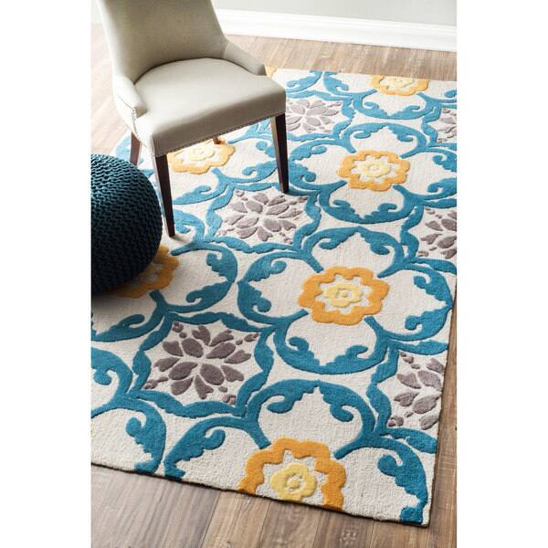 https://ak1.ostkcdn.com/images/products/10128540/nuLOOM-Handmade-Modern-Floral-Abstract-Rug-76-x-96-a858c254-4b89-4d4d-9d77-6baa4467dd56_600.jpg?impolicy=medium